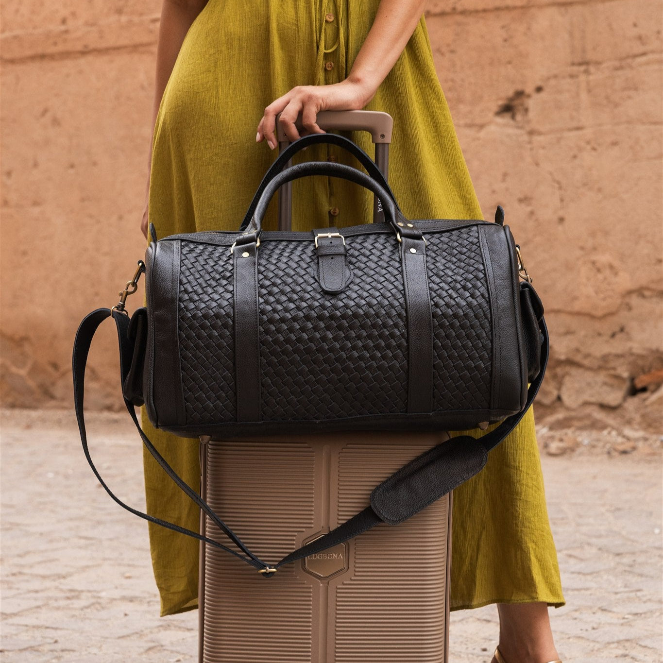 Weekend Bag Black Leather for Travel by AMASOUK
