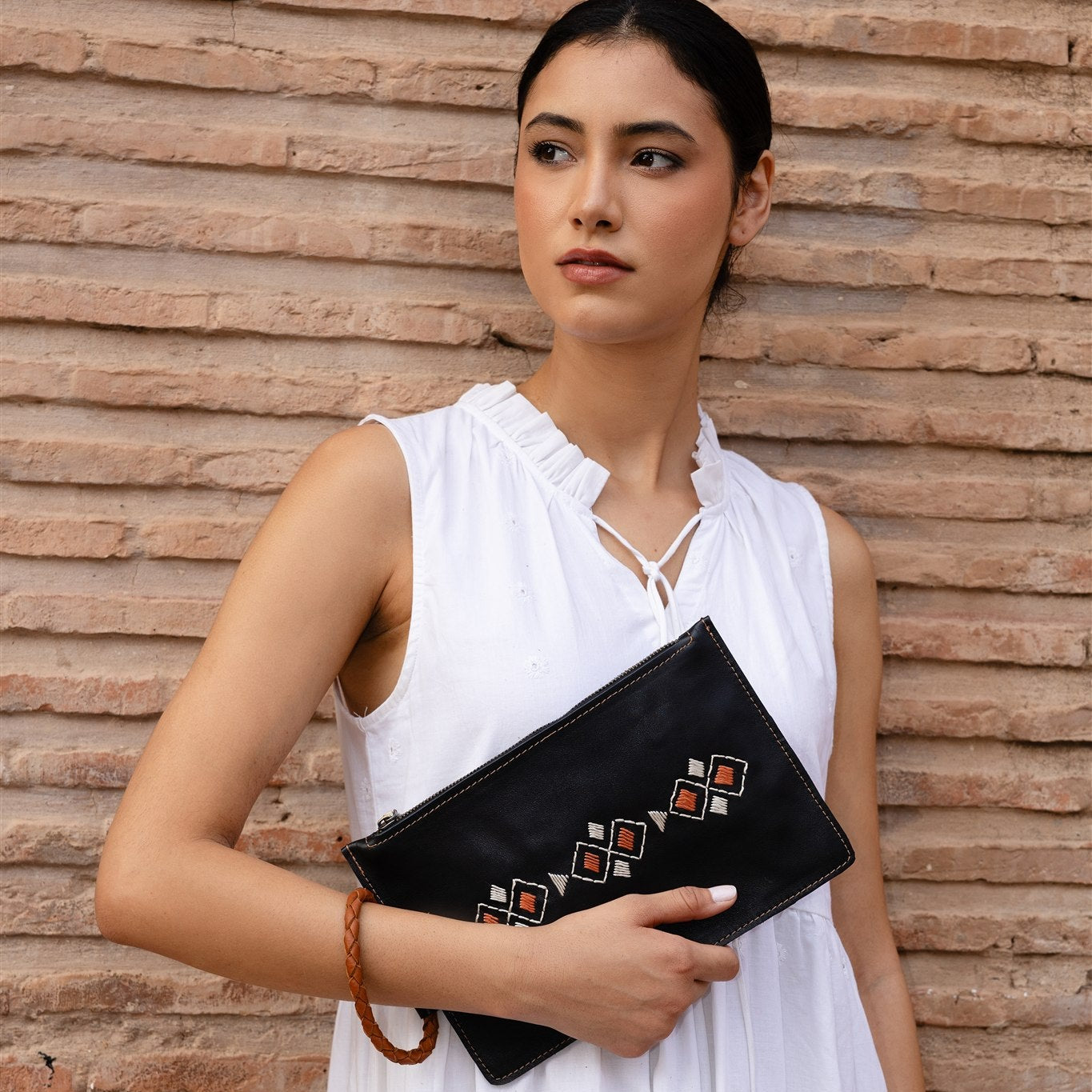 Tanwir Embroidered Clutch