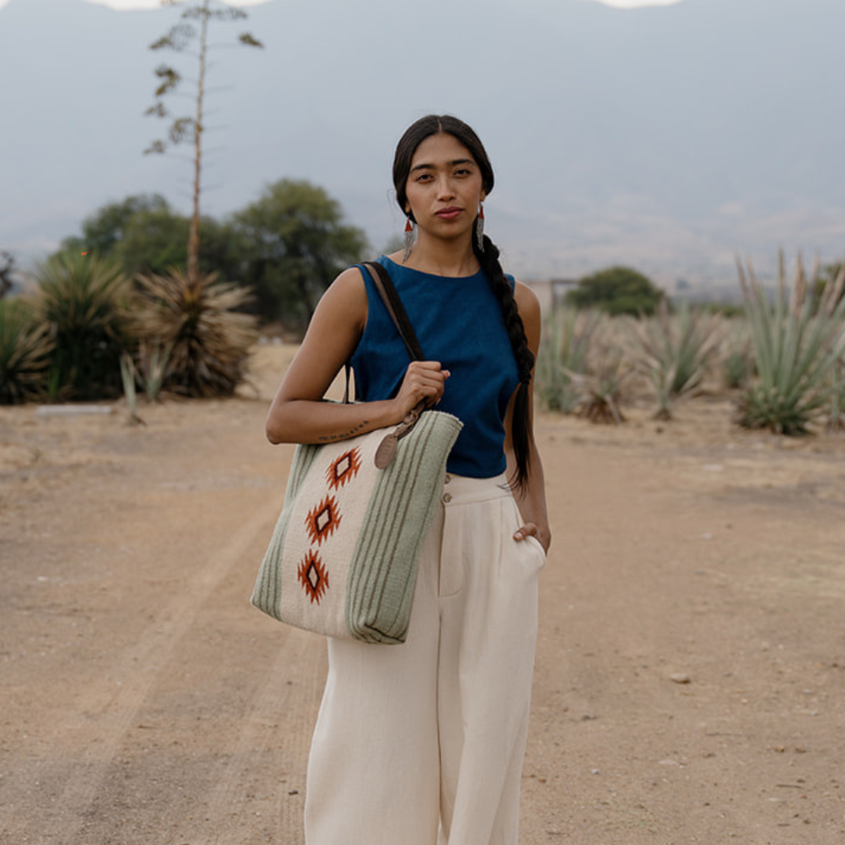 Primavera Bucket Tote