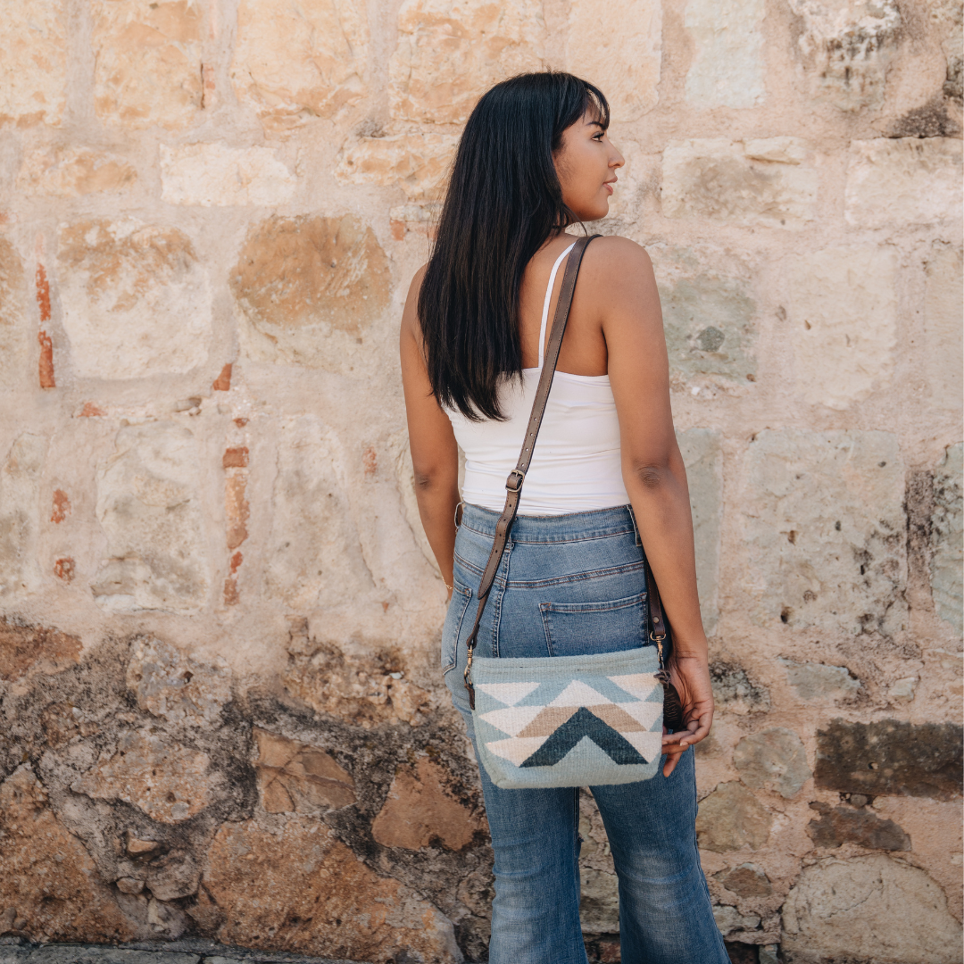 Reflejos Convertible Clutch