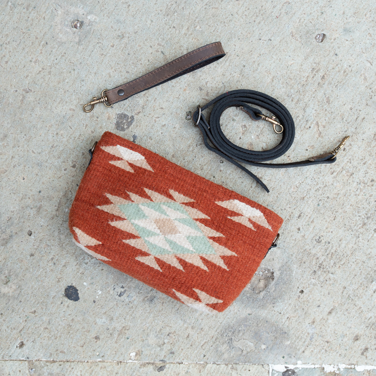 Tierra del Sol Convertible Clutch