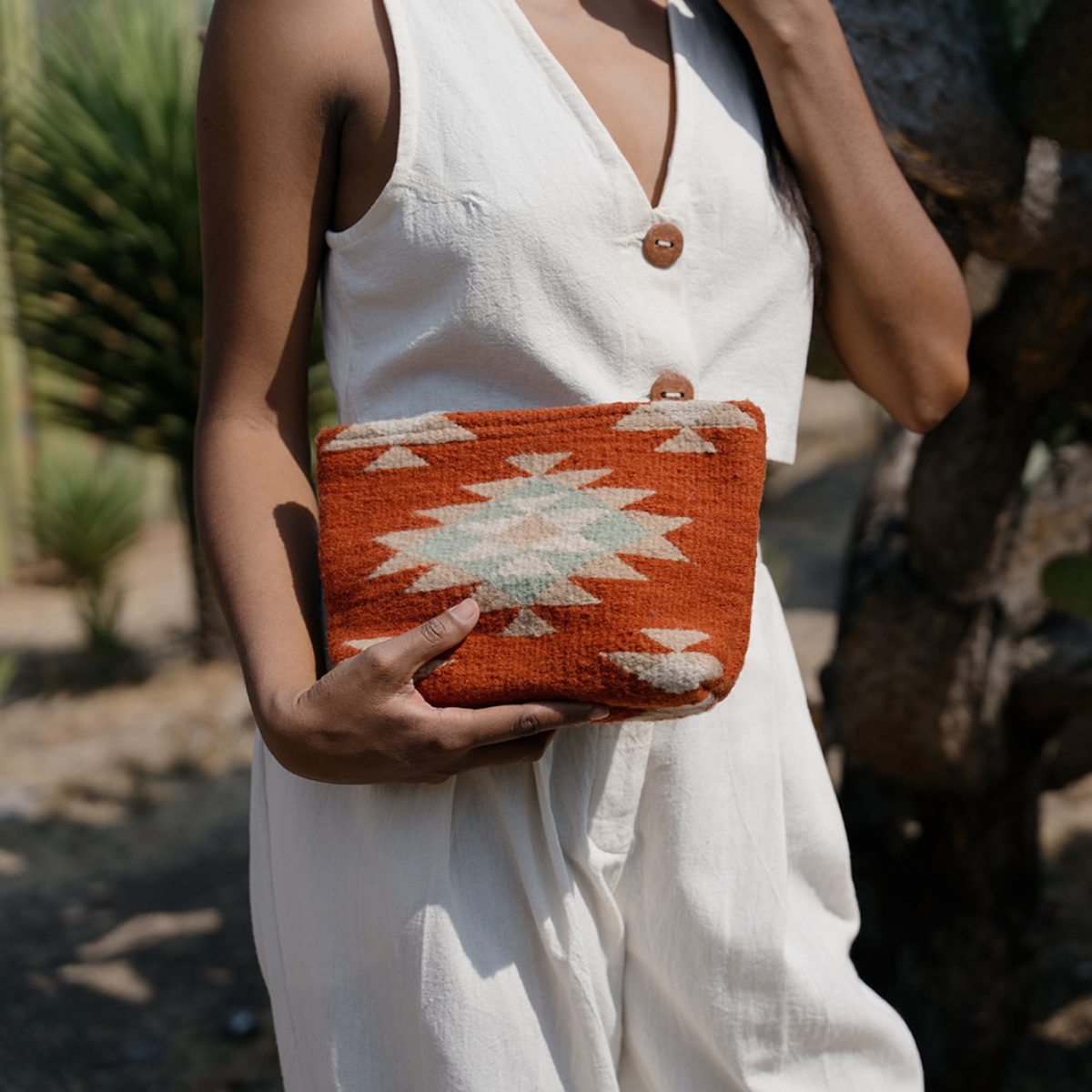 Tierra del Sol Pouch