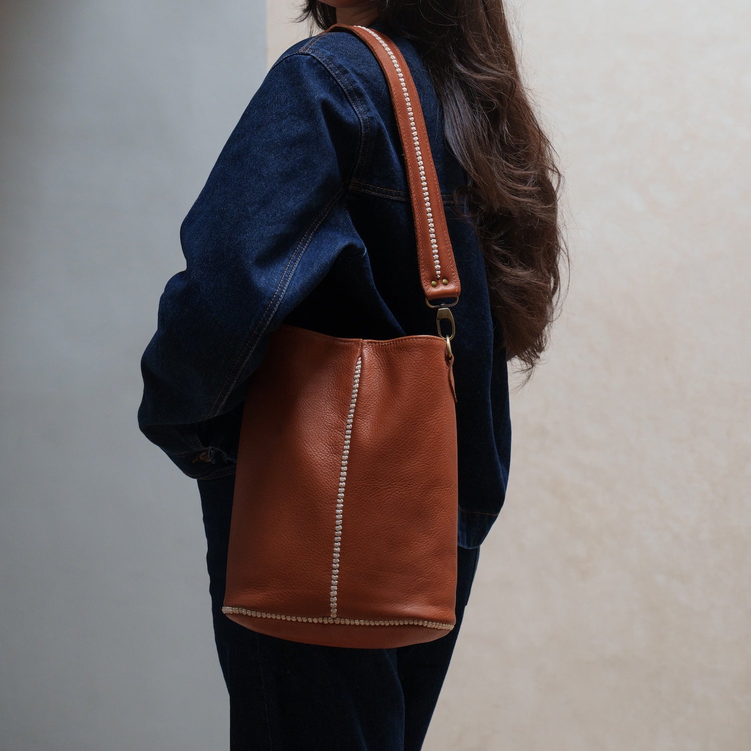 Sabra Leather Shoulder Bag | AMASOUK