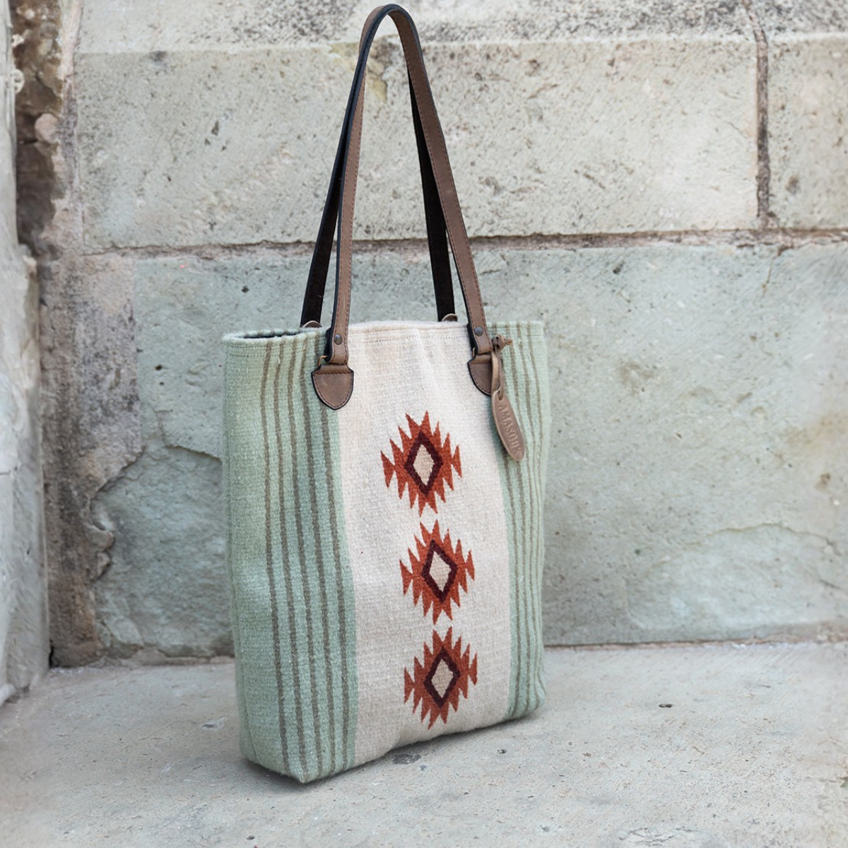 Primavera Bucket Tote