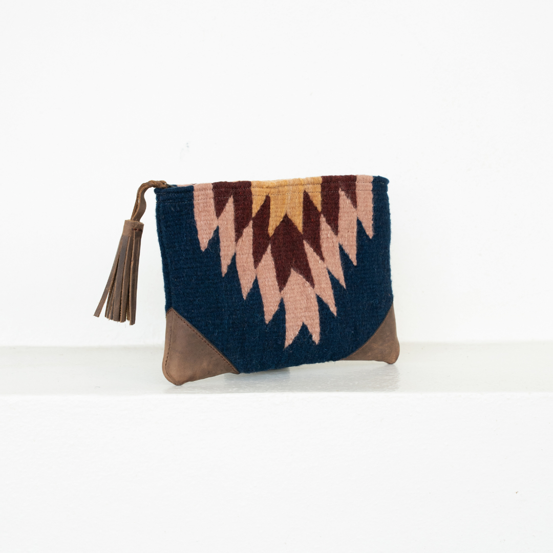 Storm Light Clutch
