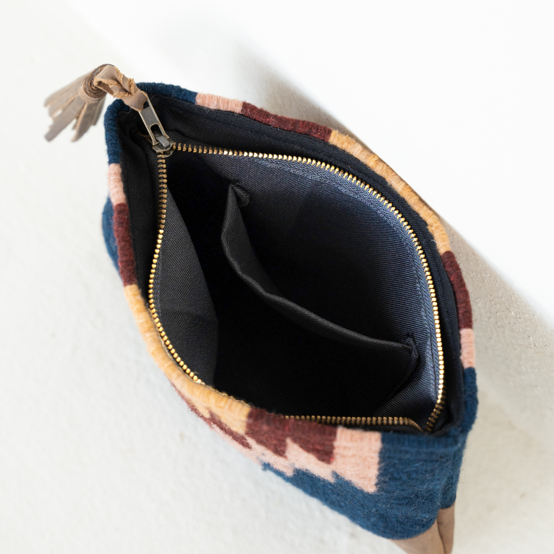 Storm Light Clutch